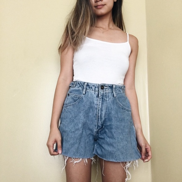 VINTAGE High Waisted Jean Shorts - Picture 2 of 3